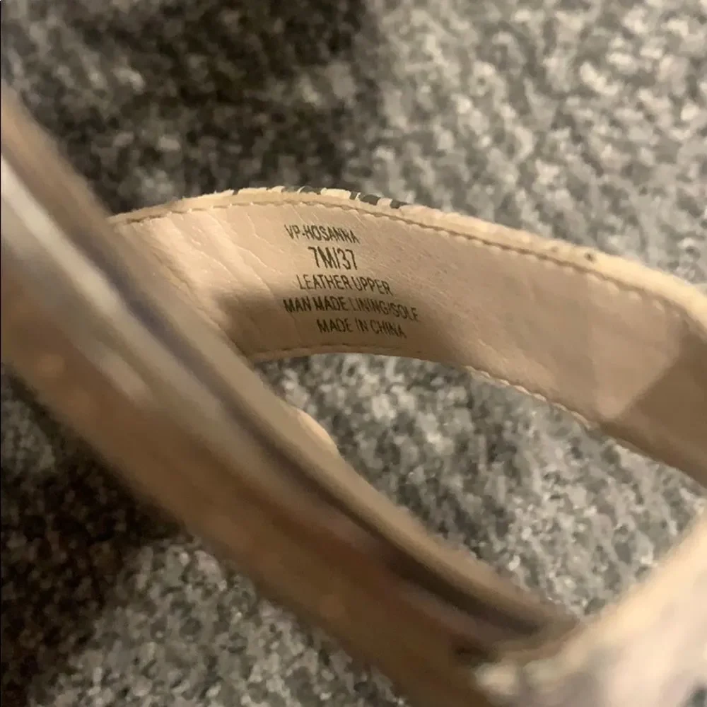 Vince Camuto “Hosanna” Sandal Size 7